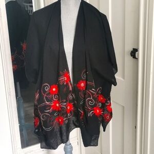 Beautiful floral embroidered shawl. One size fits all. EUC